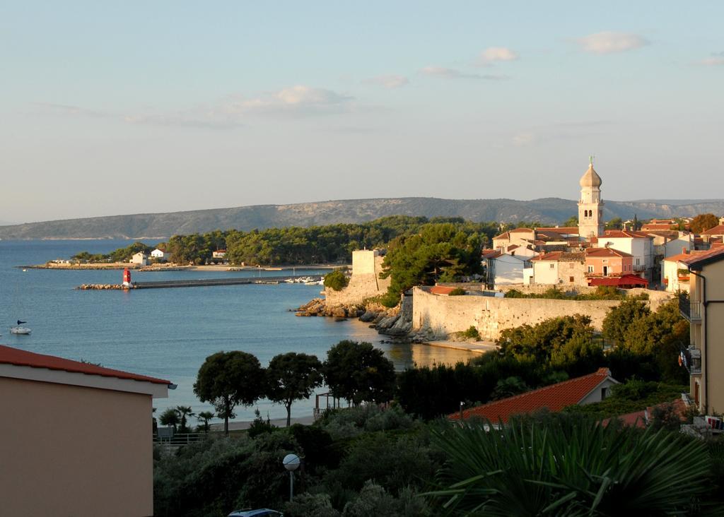 Apartment Tomic Krk Krk Town Luaran gambar
